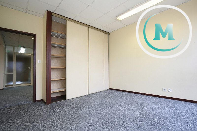 Bureau - 694 m² - 21 pièces