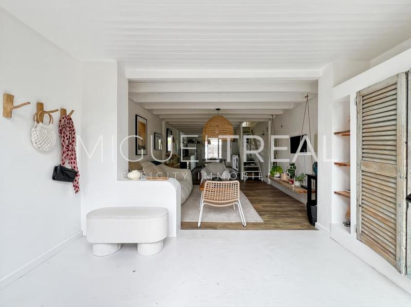 Appartement - 90 m² - 4 pièces