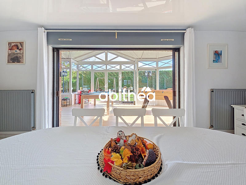 Maison - 182 m² - 6 pièces