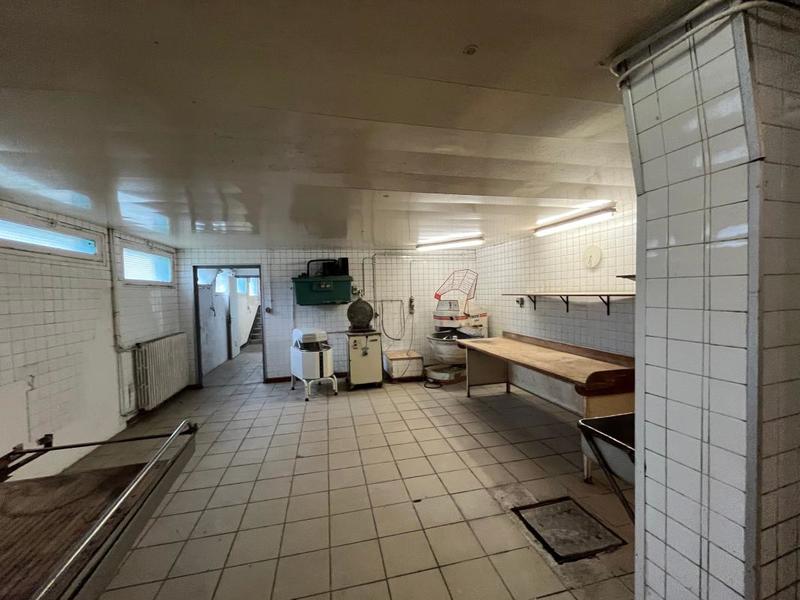 Maison - 640 m² - 10 pièces