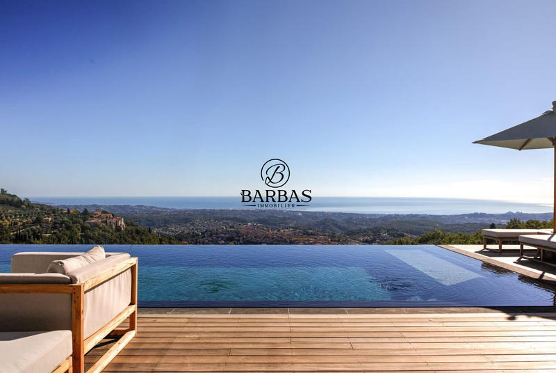 Maison - 445 m² - 8 pièces