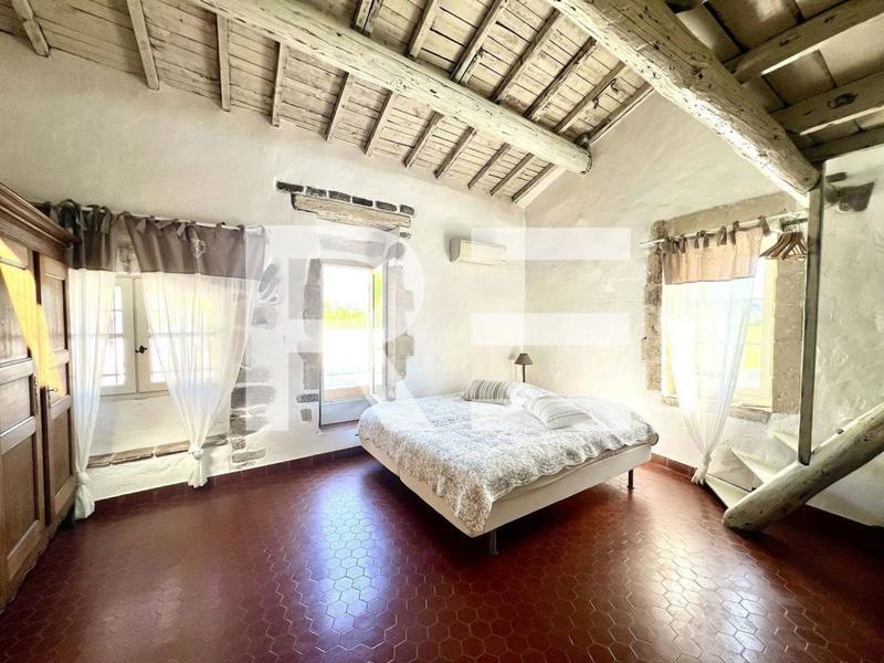 Maison - 298 m² - 7 pièces