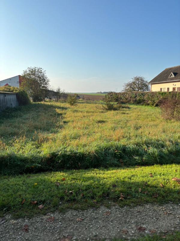 Terrain constructible - 1 070 m²