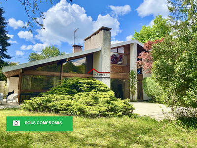 Maison ancienne - 216 m² - 8 pièces