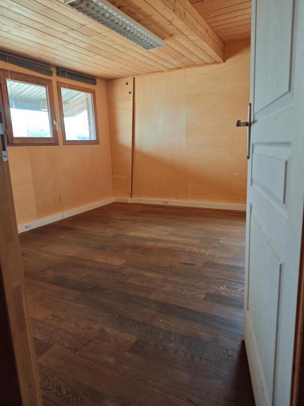 Local d'activité / Entrepôt - 180 m² - 6 pièces