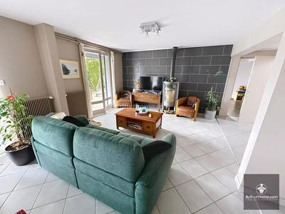 Maison - 303 m² - 10 pièces