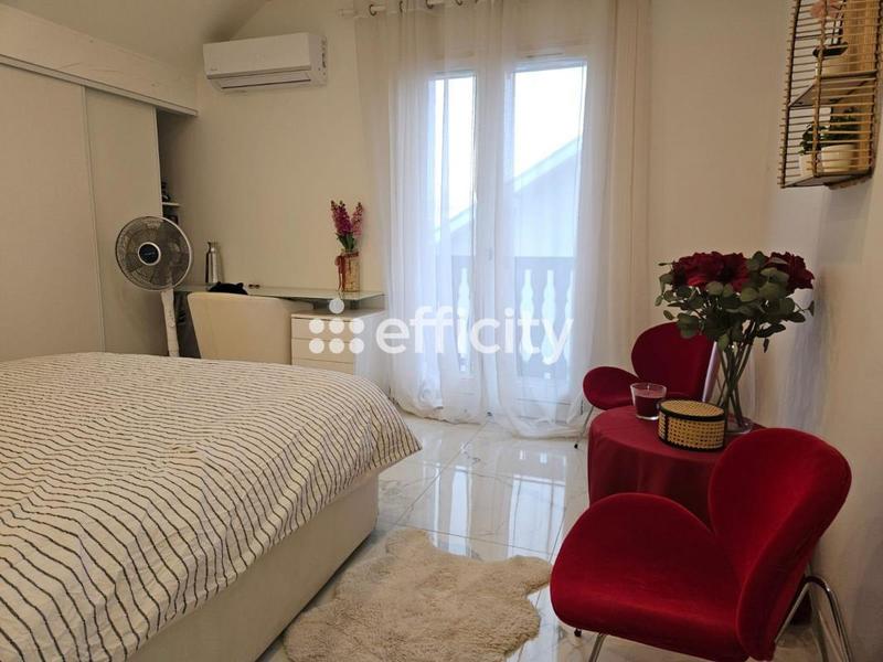 Maison - 145 m² - 8 pièces