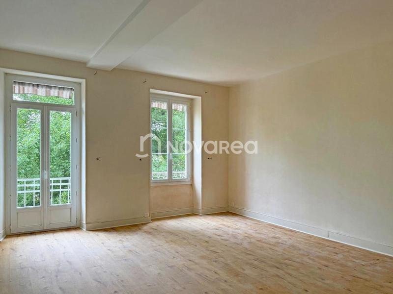 Villa - 302 m² - 7 pièces