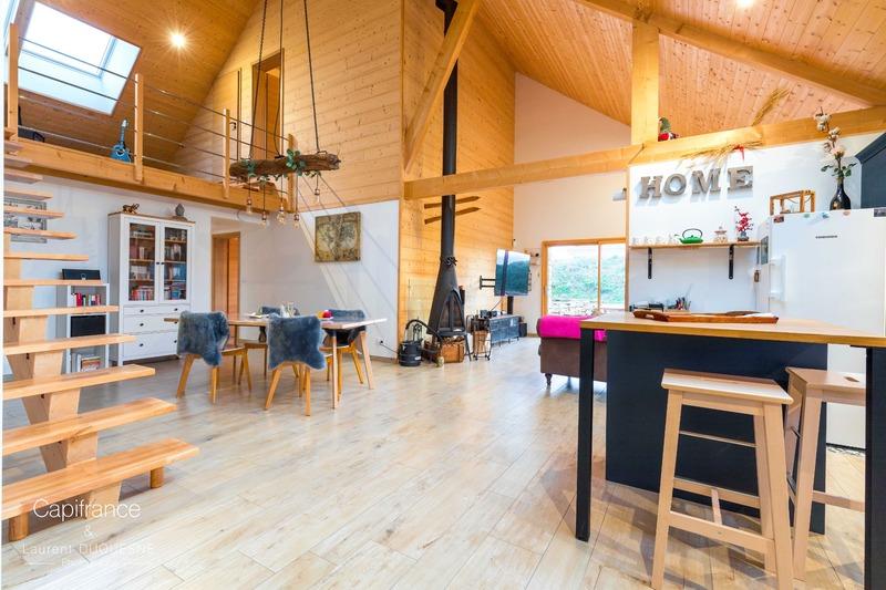 Maison - 228 m² - 7 pièces