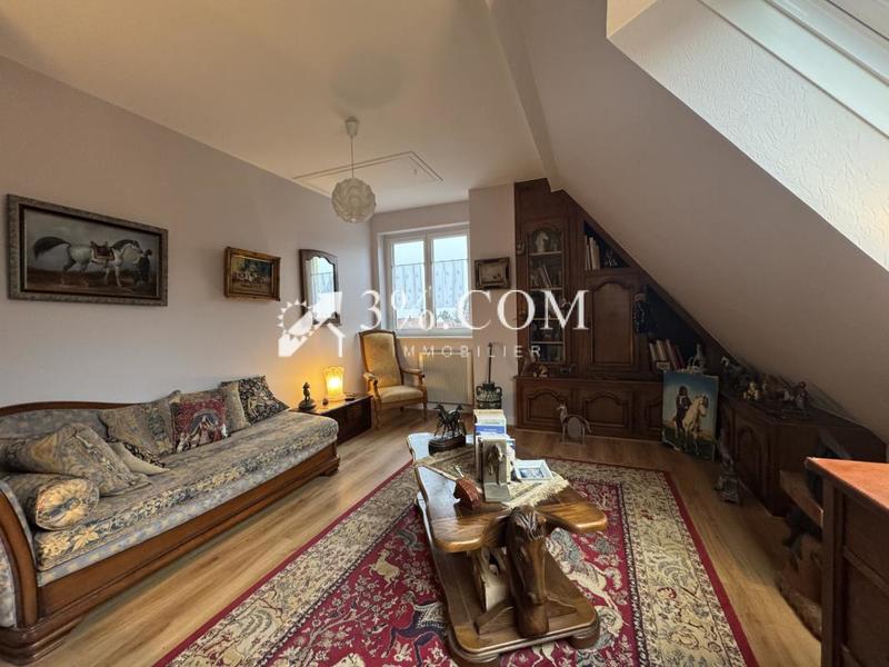 Demeure - 181 m² - 6 pièces