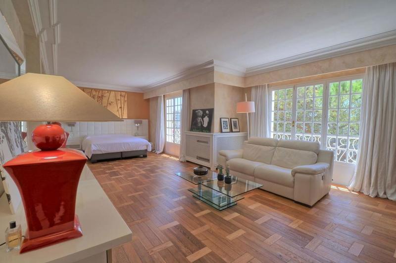 Maison de maîtres - 386 m² - 10 pièces