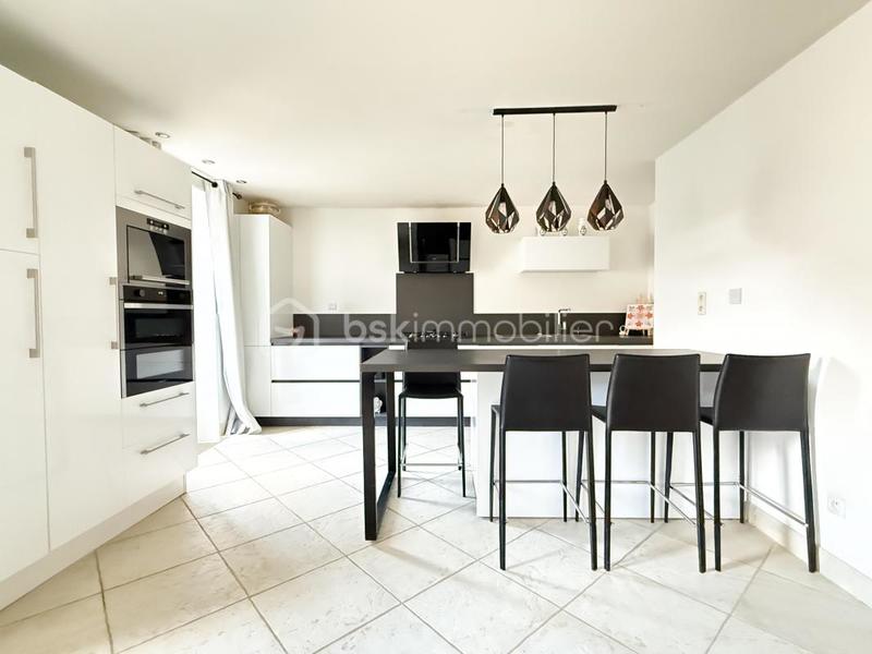 Maison - 133 m² - 5 pièces