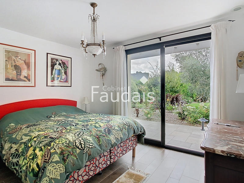 Maison - 205 m² - 7 pièces