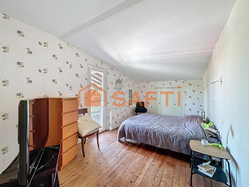 Maison - 230 m² - 7 pièces