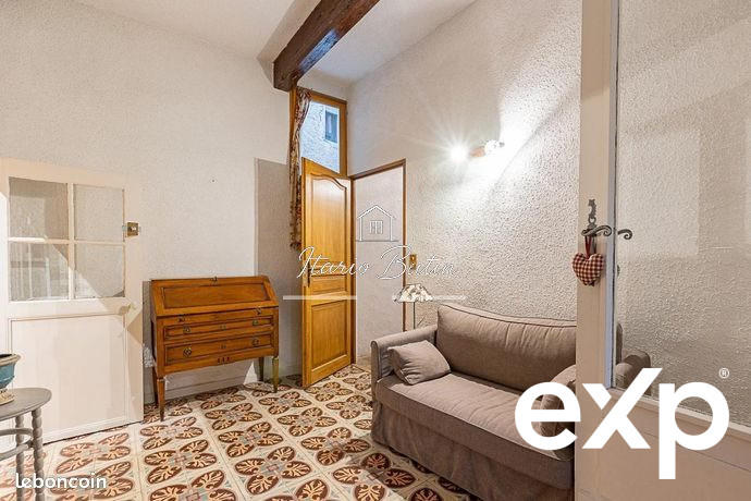 Maison - 238 m² - 9 pièces