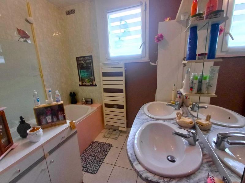 Maison - 95 m² - 3 pièces