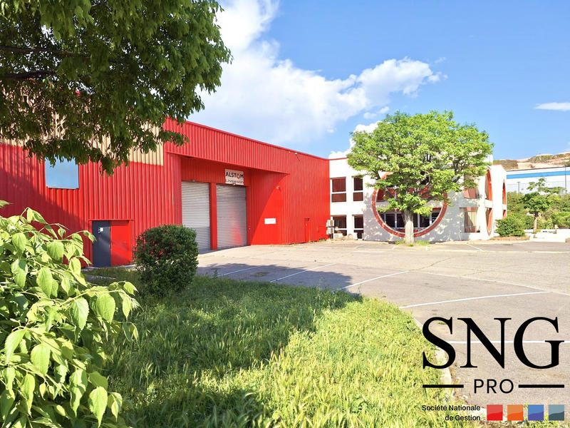 Entrepôt - 1 634 m²