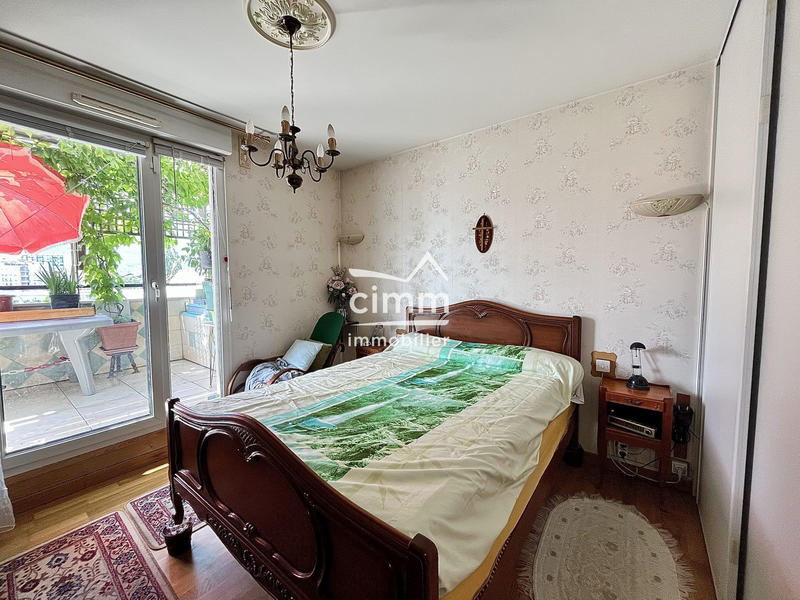 Appartement - 82 m² - 4 pièces