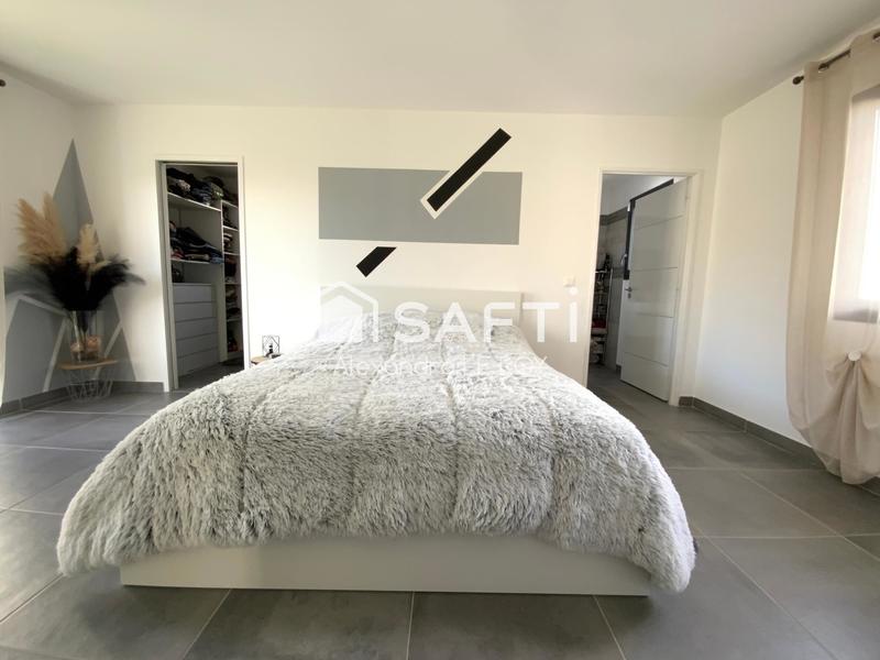 Maison - 223 m² - 9 pièces