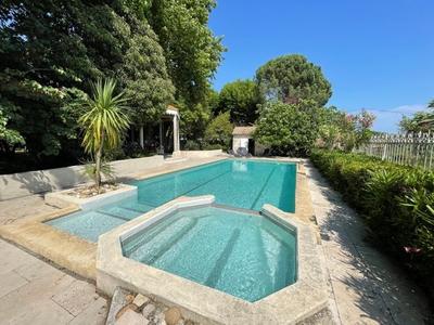 Château - 2 000 m² - 20 pièces