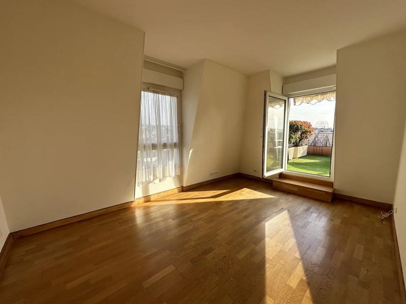 Appartement - 102 m² - 5 pièces