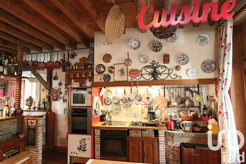 Maison - 411 m² - 9 pièces