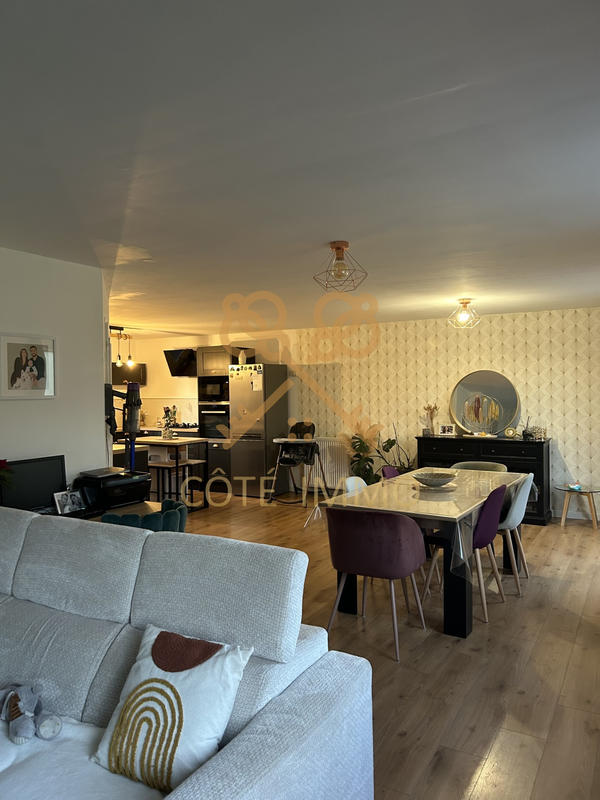 Maison - 95 m² - 5 pièces