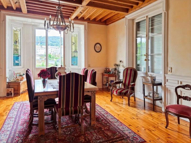 Maison - 226 m² - 9 pièces