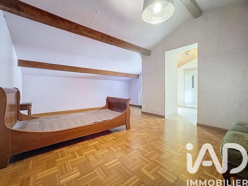 Maison - 210 m² - 10 pièces