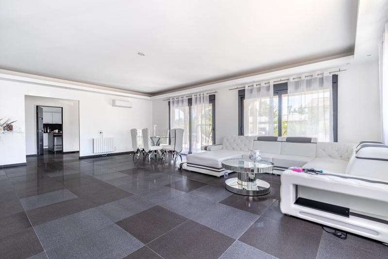 Château - 900 m² - 25 pièces