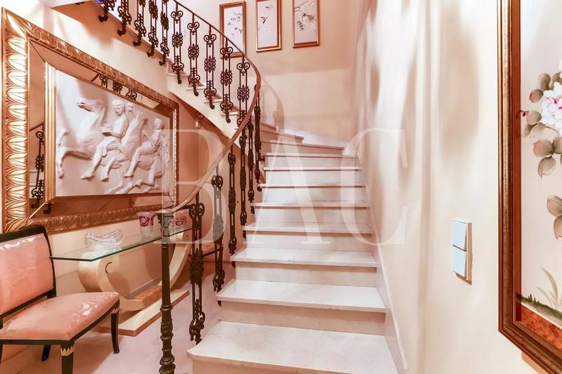 Appartement - 500 m² - 12 pièces