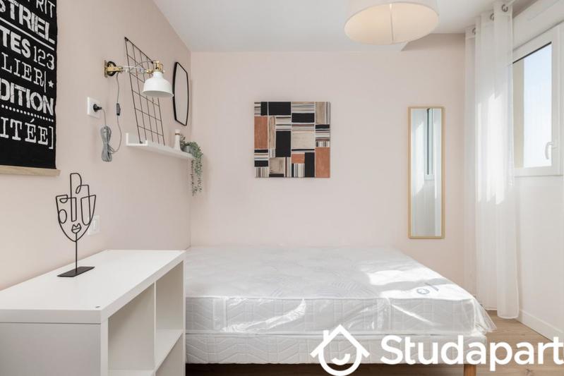 Chambre - 9 m² - 1 pièce