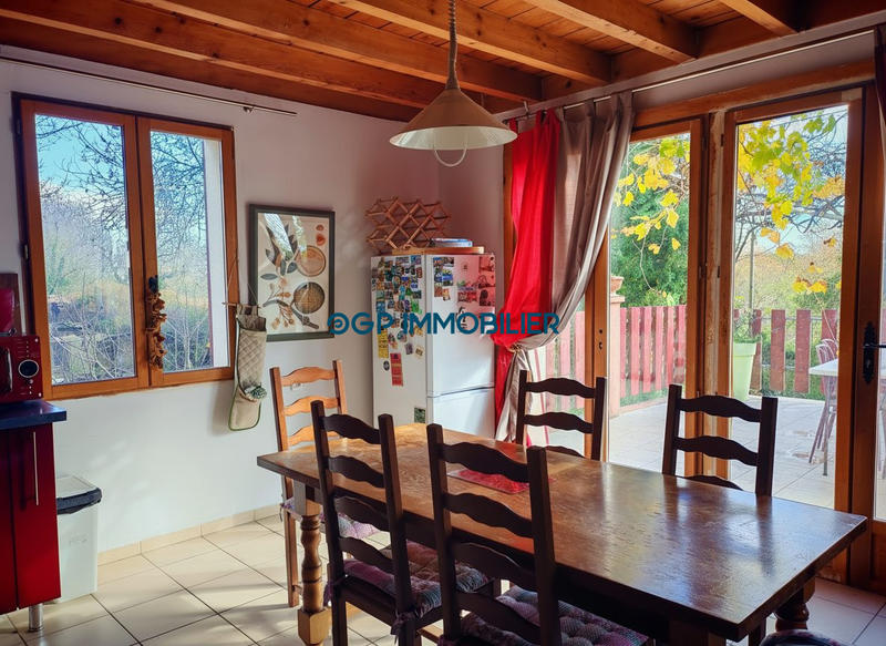 Maison traditionnelle - 212 m² - 8 pièces