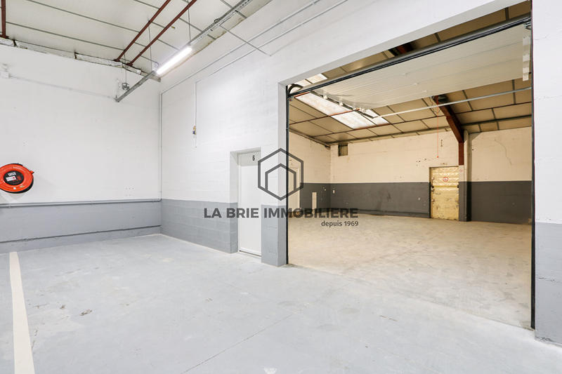 Local d'activité / Entrepôt - 70 m² - 1 pièce