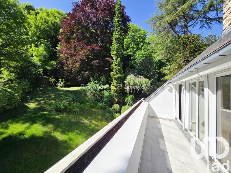 Maison - 410 m² - 9 pièces