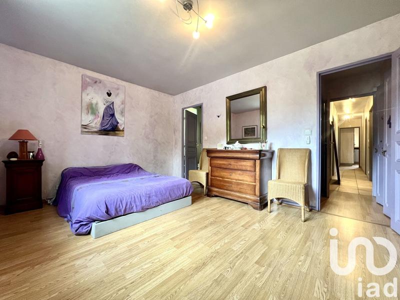 Maison - 214 m² - 7 pièces