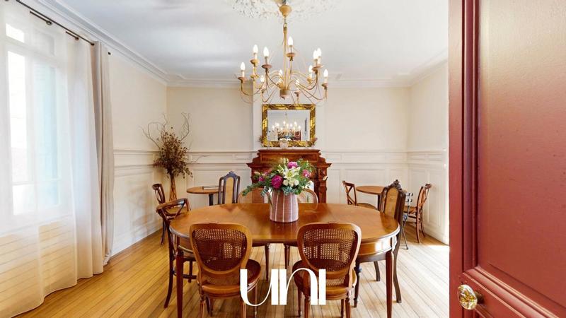 Maison bourgeoise - 264 m² - 7 pièces