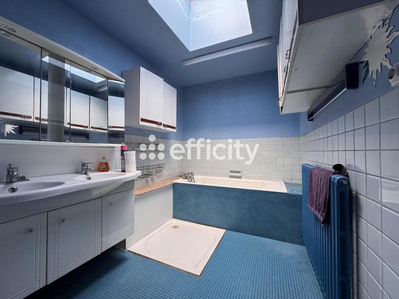 Maison - 142 m² - 10 pièces