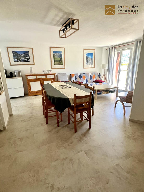 Appartement - 96 m² - 5 pièces