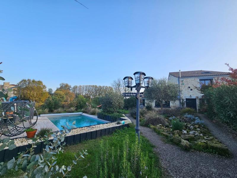 Maison en pierre - 175 m² - 7 pièces