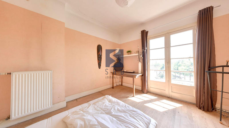 Maison - 160 m² - 8 pièces