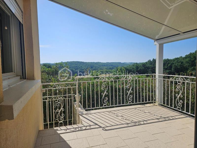 Maison traditionnelle - 184 m² - 6 pièces