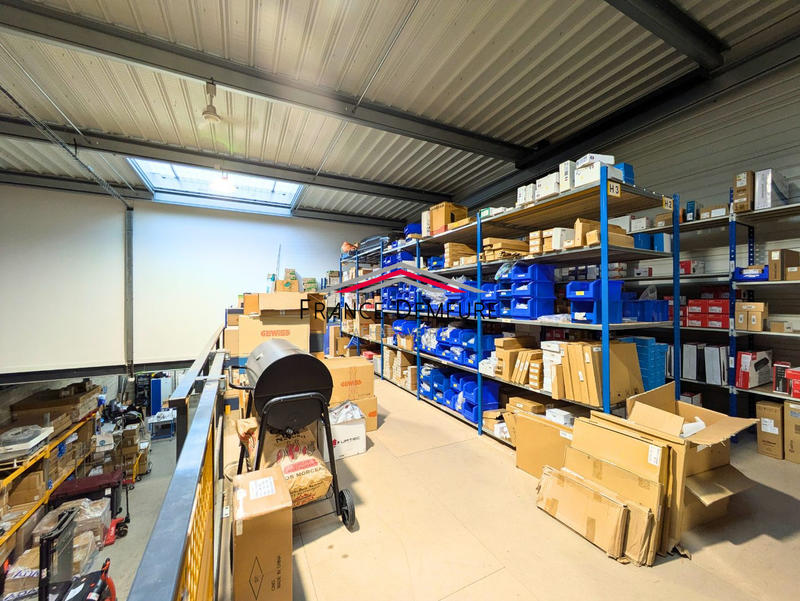 Entrepôt - 506 m²