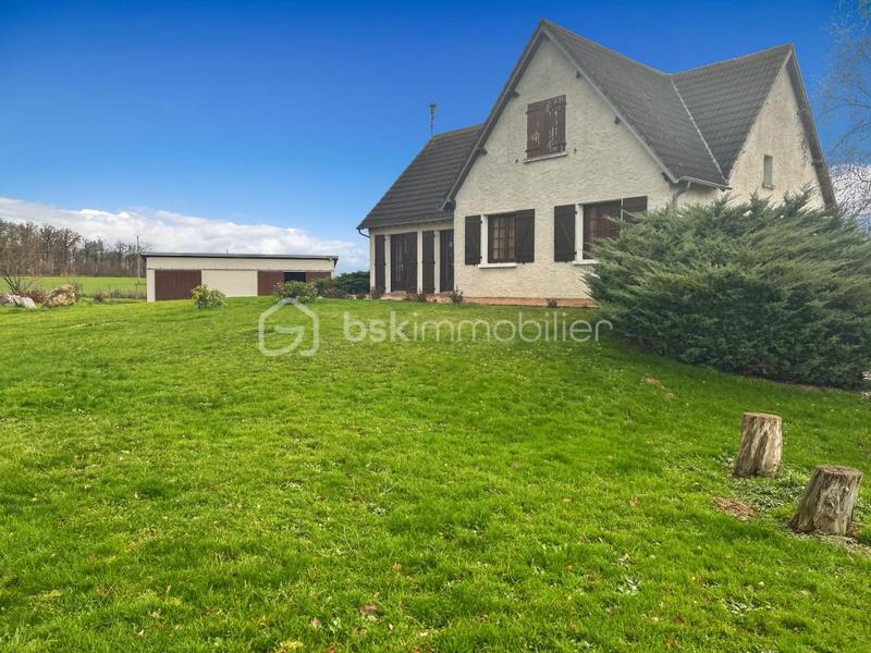 Maison traditionnelle - 117 m² - 6 pièces