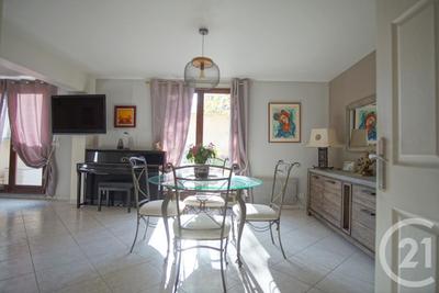 Maison - 91 m² - 5 pièces