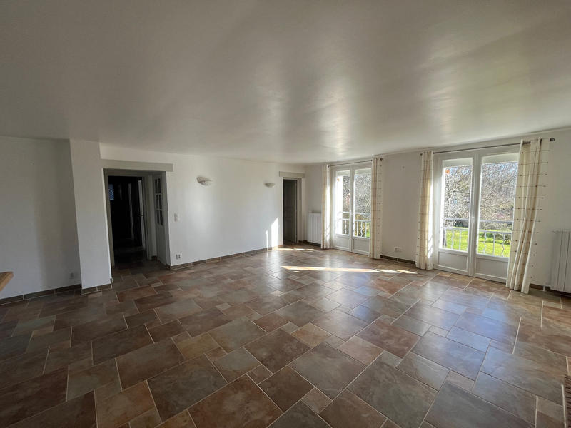 Maison - 185 m² - 8 pièces