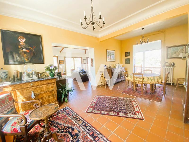 Maison - 191 m² - 7 pièces