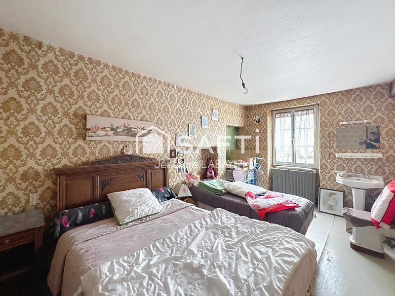 Maison - 180 m² - 7 pièces