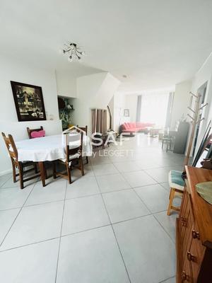 Maison - 201 m² - 7 pièces