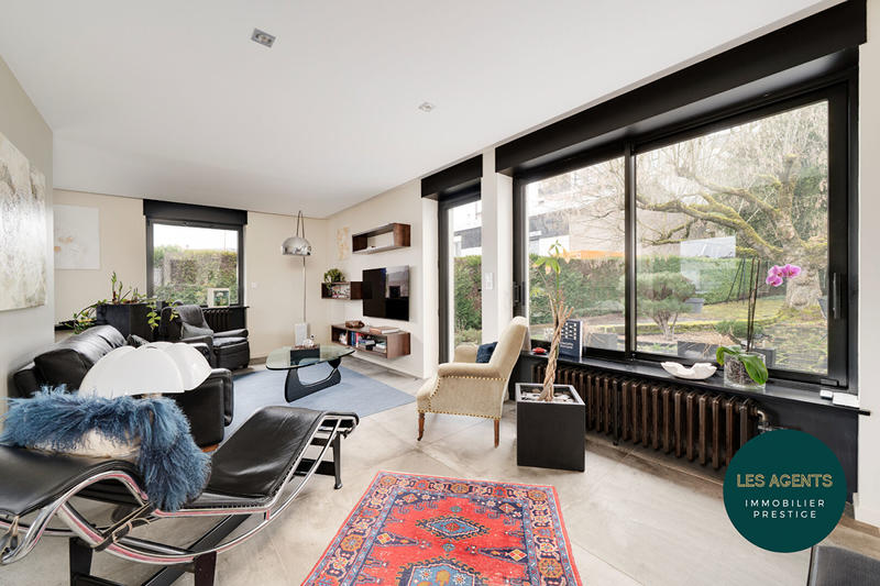 Maison - 278 m² - 11 pièces